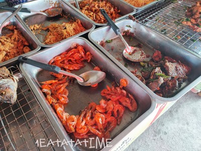 เมนูของร้าน ข้าวแกงเจ้อ้อยเพชรบุรี