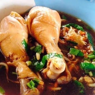 ก๋วยเตี๋ยวไก่ตุ๋นมะระ