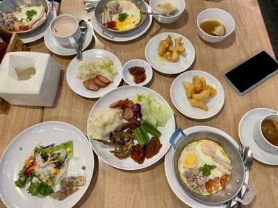 โรงแรมพลอยอินน์