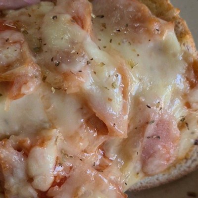 ชีสเน้นๆอร่อยทุกคำ มินิพิซซ่าไส้กรอกชีส...