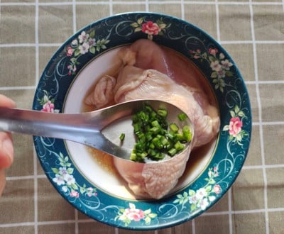 วิธีทำ ไก่ย่างหมักน้ำมันงา วิธีทำ ไก่ย่างหมักน้ำมันงา