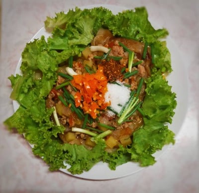 ก๋วยเตี๋ยวราดหน้าหมูสับ