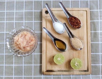 วิธีทำ ไก่บดแซ่บซี๊ด