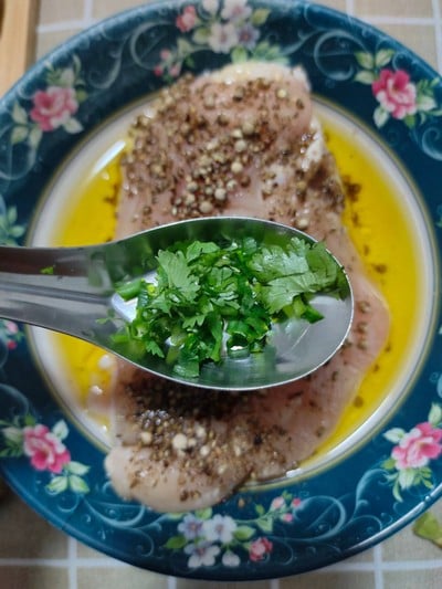 วิธีทำ ไก่ย่างหมักน้ำมันมะกอก + น้ำจิ้มแจ่ว