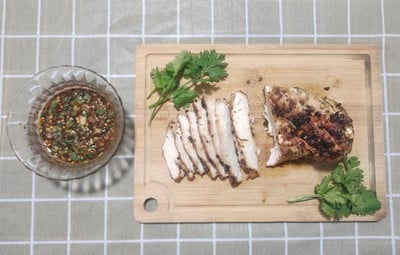 วิธีทำ ไก่ย่างหมักน้ำมันมะกอก + น้ำจิ้มแจ่ว