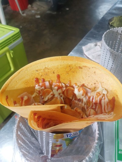 อาหาร หรือ เครื่องดื่ม