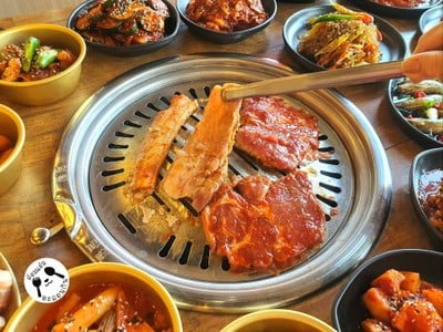 อาหาร หรือ เครื่องดื่ม