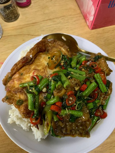 ข้าวกะเพราปลากระพง