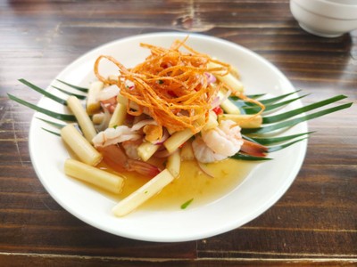 ยำไหลบัวกุ้งสด