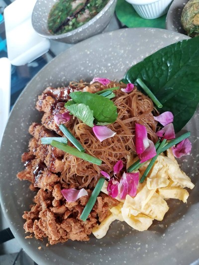 อาหาร หรือ เครื่องดื่ม