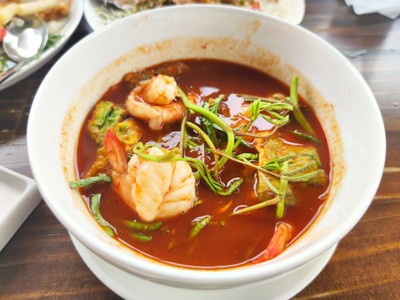 แกงส้มชะอมกุ้ง