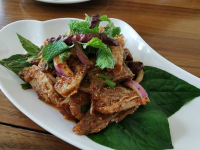 น้ำตกคอหมูย่าง