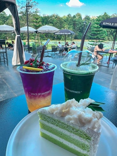 Jungle Space Cafe & Bistro นครพนม