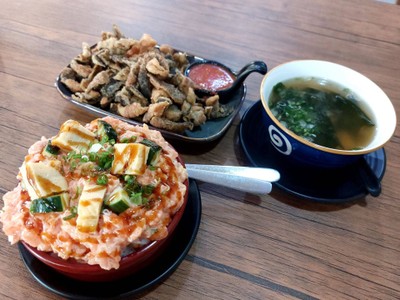 อาหาร หรือ เครื่องดื่ม