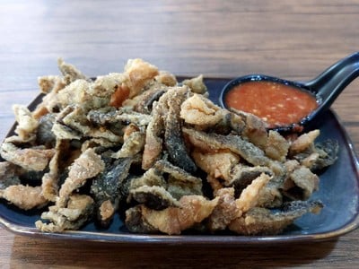 หนังปลาทอดกรอบ