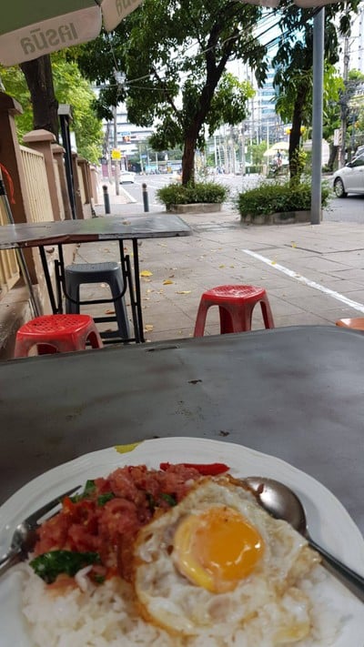ข้าวกะเพราแหนม+ไข่ดาว