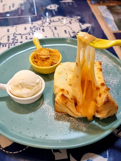 Salted-Egg Lava Cheese Toast