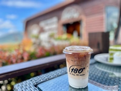 ☕️ Iced Latte. (ราคา 90 บาท)