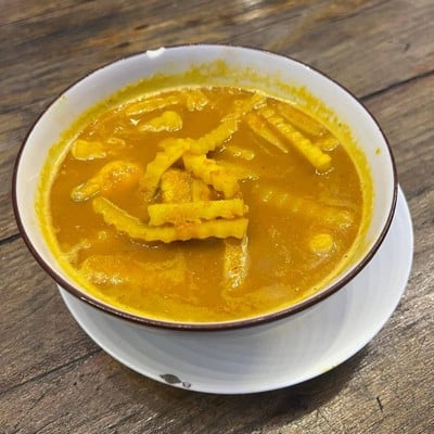 แกงส้มปลายอดมะพร้าว