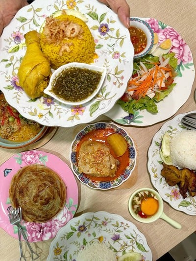 อาหารตามสั่งอิสลาม ข้าวหมกไก่ย่างบังฟารุก ฮาลาล ร้านอาหารอิสลาม 曼谷“邦发禄烤鸡”清真餐厅 热烈欢迎所有穆斯林游客 นวมินทร์ 86