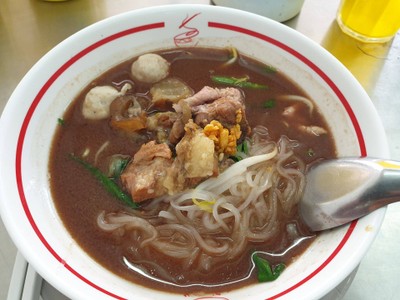 เส้นเล็กเนื้อตุ๋น