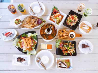 อาหาร หรือ เครื่องดื่ม