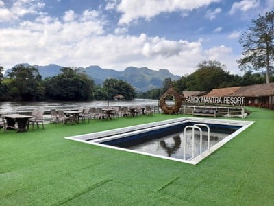 สระว่ายน้ำ/ชายหาด