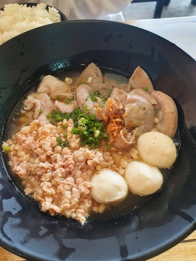 เกาเหลาต้มยำหมูรวม