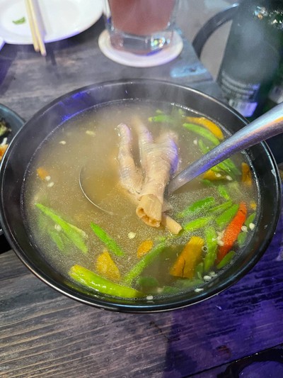 ต้มแซ่บตีนไก่