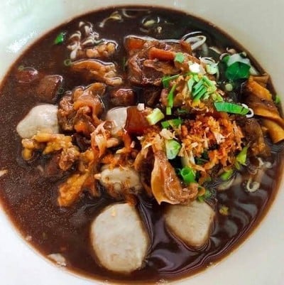 เตี๋ยวลุงชัช สูตรโบราณเมืองปทุม เตี๋ยวต้มยำ หมูน้ำตก