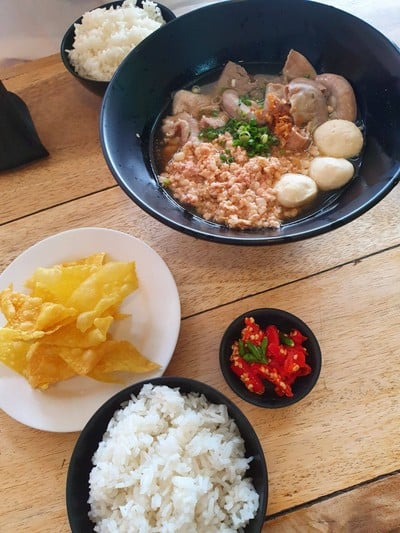 เกาเหลาต้มยำหมูรวม