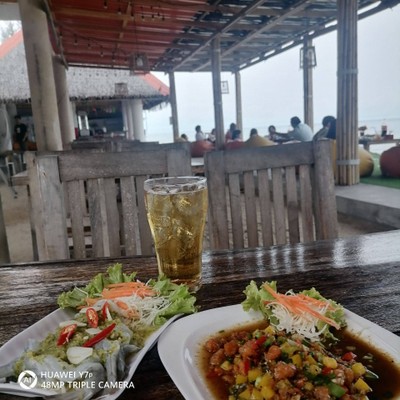 อาหาร หรือ เครื่องดื่ม