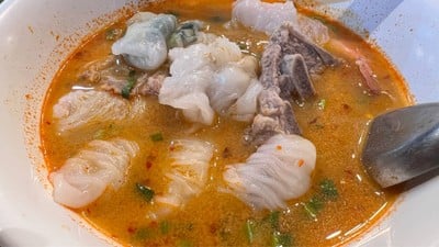 เมนูของร้าน ปากหม้อ ล้อหมุน ตลาดนัดโอโซน สรงประภา