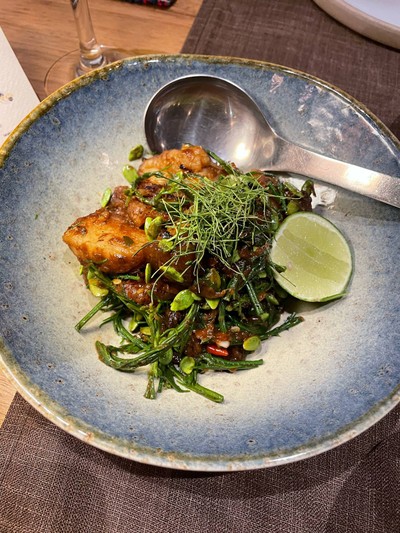 ผัดสามขิวปลาน้ำโขง