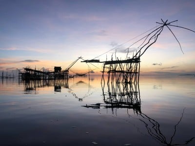 บ้านริมเล ปากประ