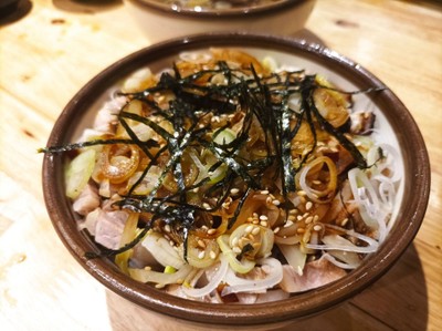 Karanegi Chashu Don (ข้าวหน้าชาชูยำต้นหอมญี่ปุ่น)