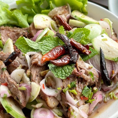 ยำเนื้อมะเขืออ่อน