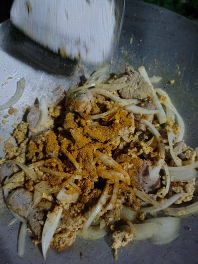 วิธีทำ หมูผัดผงกะหรี่ วิธีทำ หมูผัดผงกะหรี่