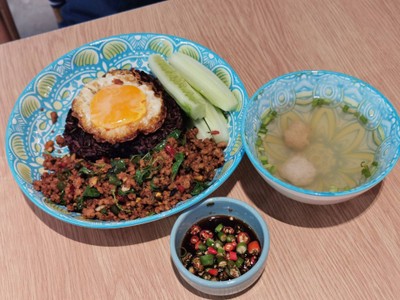 อาหาร หรือ เครื่องดื่ม