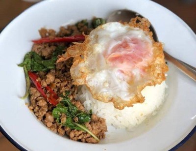 ข้าวราดกระเพราหมูสับ