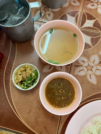 ข้าวมันไก่อ้วนโอชา สาขา 1