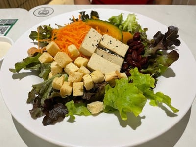 Jones' Salad เซ็นทรัลลาดพร้าว