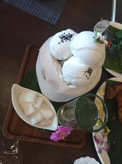 ไอติมมะพร้าวอ่อน