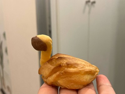 เอแคลร์หงส์ ไส้ครีม