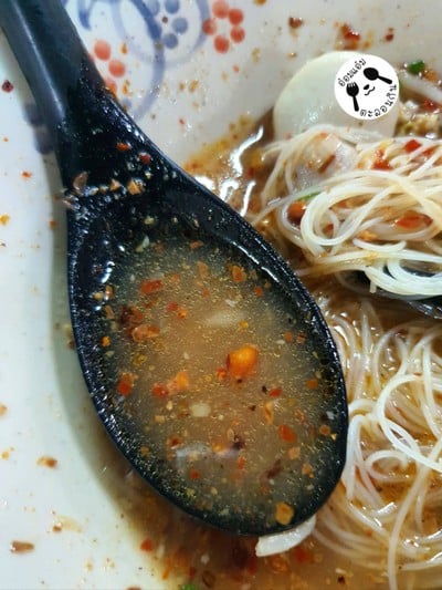 เส้นหมี่ต้มยำหมูมะนาว