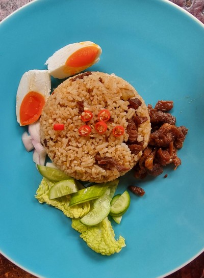 ข้าวผัดน้ำพริกลงเรือ