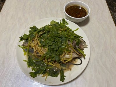 น้ำจิ้มเต้าเจี้ยว (คนจีนบางคนสอนให้เรียก ยำเต้าเจี้ยว)