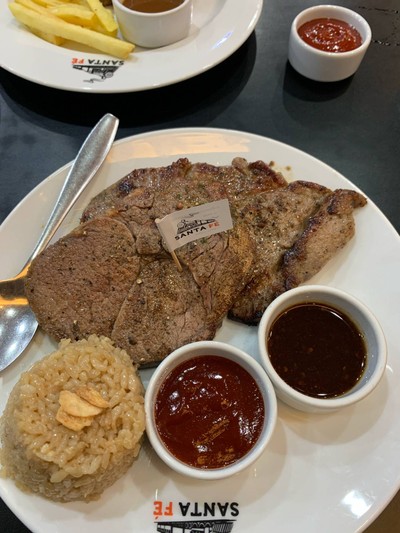 สเต็กเนื้อและ สันคอหมู ซอสแจ่วและสไปซี่