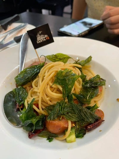 สปาเก็ตตี้ขี้เมาไส้กรอกคุโรบูตะ