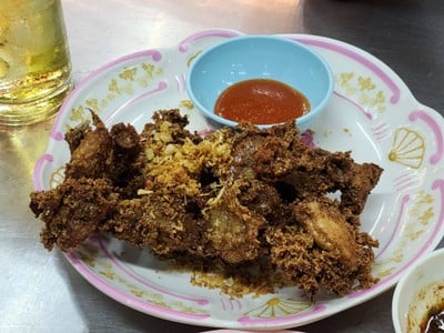 ไส้อ่อนทอดกระทียม